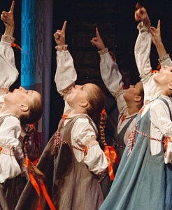 Калининградский областной Дом народного творчества приглашает принять участие в VI Открытом конкурсе сольных исполнителей «Русские коленца»